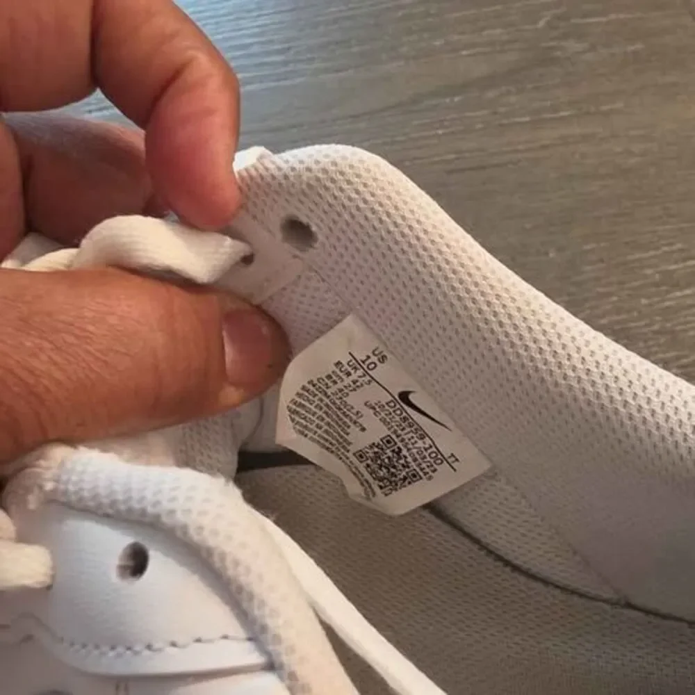 Nike classic iconic